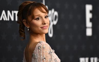 حفل  Critics Choice Awards 2026 يفتتح موسم الجوائز بأرقى الإطلالات