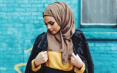 من دلال الدوب وآسيا AKF إلى نورا عافية.. تعرّفي إلى أكثر 10 مدوّنات محجبات تأثيراً