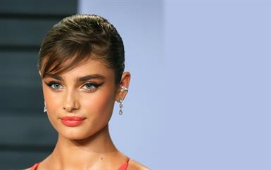 تعرّفي معنا على إيجابيات وسلبيات تطبيق المكياج بشكل يومي