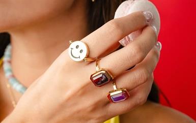 مقابلة مع نجلا بنت عاصم: أريد ان أصنع مجوهرات تلهم وترفع المعنويات