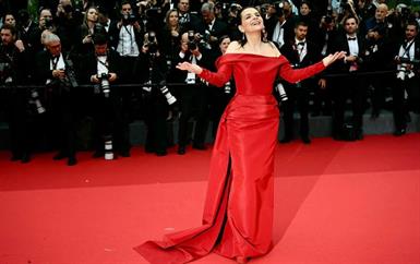 كل ما تحتاجين معرفته عن مهرجان كان السينمائي 2025: عودة السجادة الحمراء بأناقة وسينما رفيعة