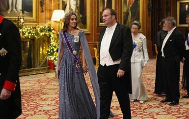 كايت ميدلتون تخطف الأضواء.. وتاجها حديث الإعلام