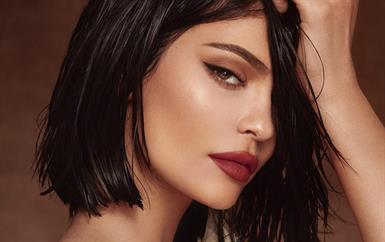 Kylie Cosmetics تعلن إنتاج المطهّر اليدوي للمساعدة في مكافحة كورونا