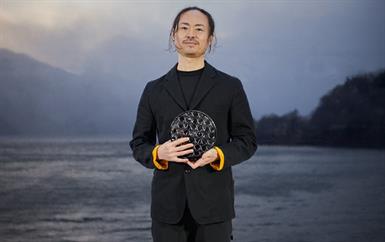 ريويتشي كورواكا يفوز بجائزة ريتشارد ميل للفنون 2025