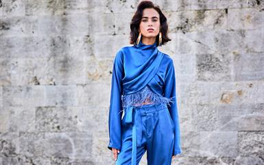 عشر دقائق مع مصممة دار Roqaia Fashion House الكويتية