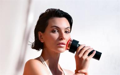 ودّعي آثار الشمس مع جهاز LYMA Laser PRO