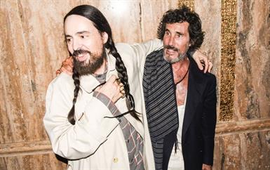 فالنتينو تحتفي بإطلاق كتاب Specula Mundi في أمسية فنية حصرية