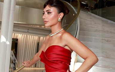 دور المجوهرات العالمية تراهن على المؤثرات العربيات في كان