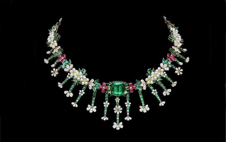 Belle Dior: مجوهرات تتراقص وأحجار تزهر ورداً