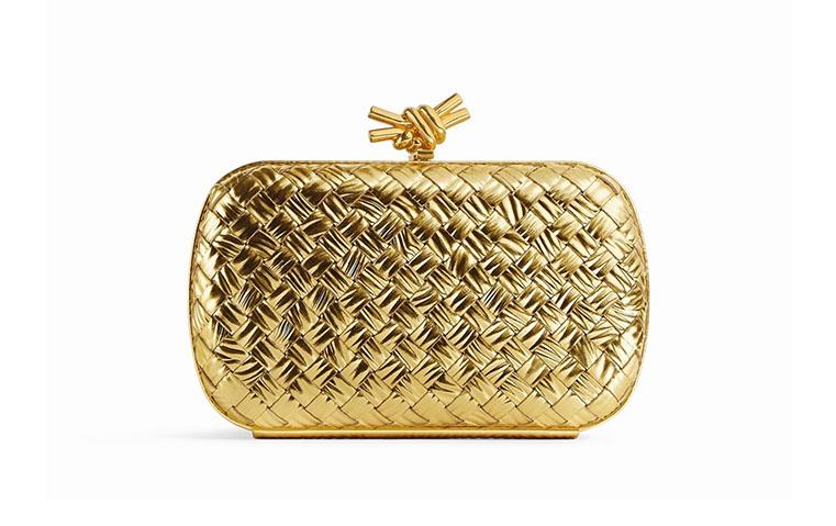 أفكار اللحظات الأخيرة لهدايا ترضي عاشقات الموضة