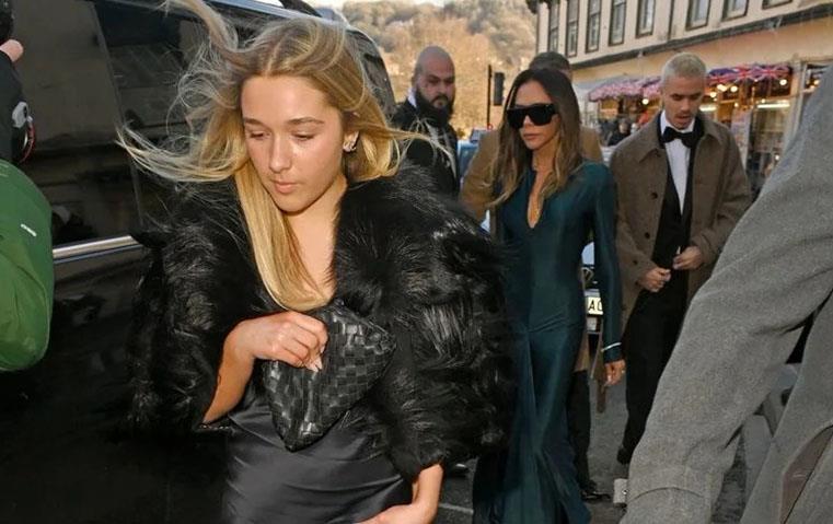 هاربر بيكهام تخطف الأضواء في عرس ابنة غوردن رامسي