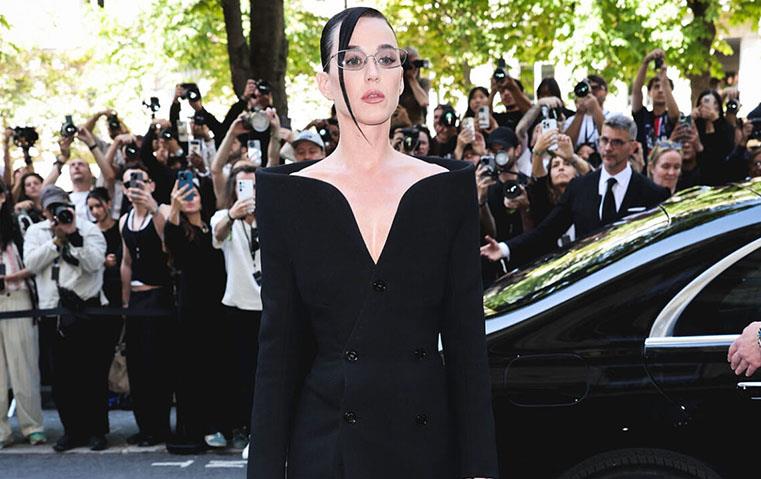 كاتي بيري تختتم حفلات ما بعد سباق أبوظبي 2025 بعرض عالمي